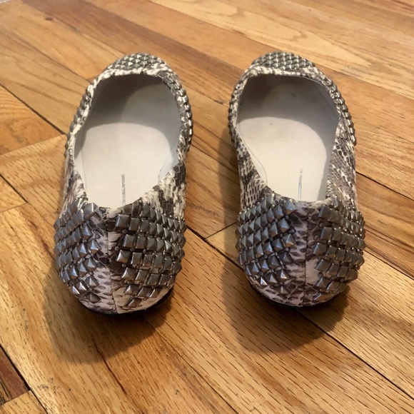Dolce Vita Snakeskin flat ballet slippers with silver studs size 6.5 - Picture 7 of 9